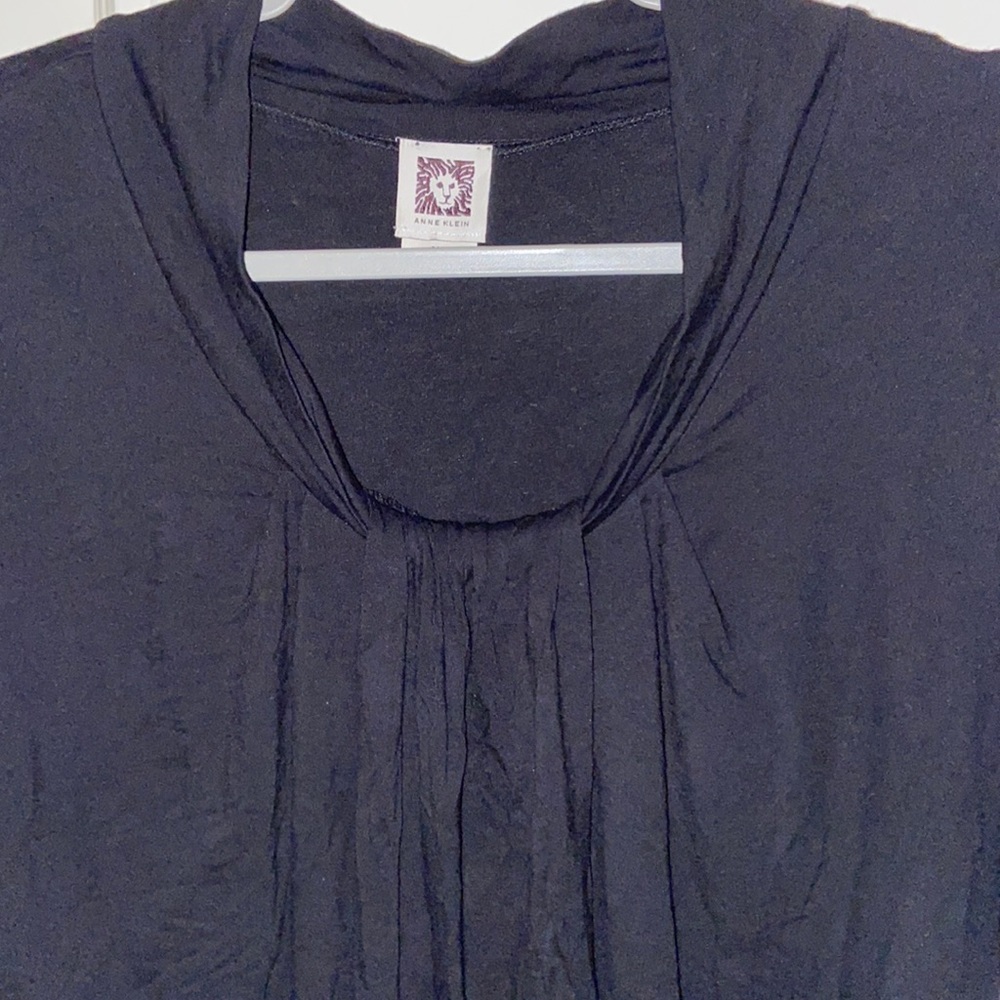 3/4 sleeve black t-shirt with gathered front